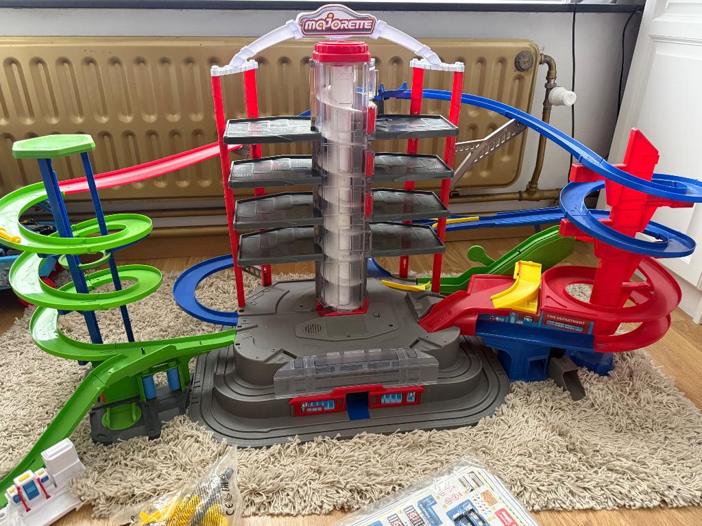 Majorette speelgoedgarage met lift, Kinderen en Baby's, Ophalen, Zo goed als nieuw, Jongen of Meisje