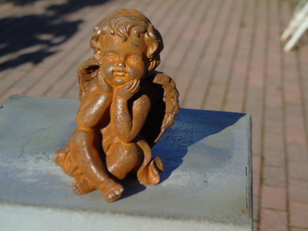 ange pensif en fonte pat rouillé ., Jardin & Terrasse, Décoration murale de jardin, Neuf, Enlèvement