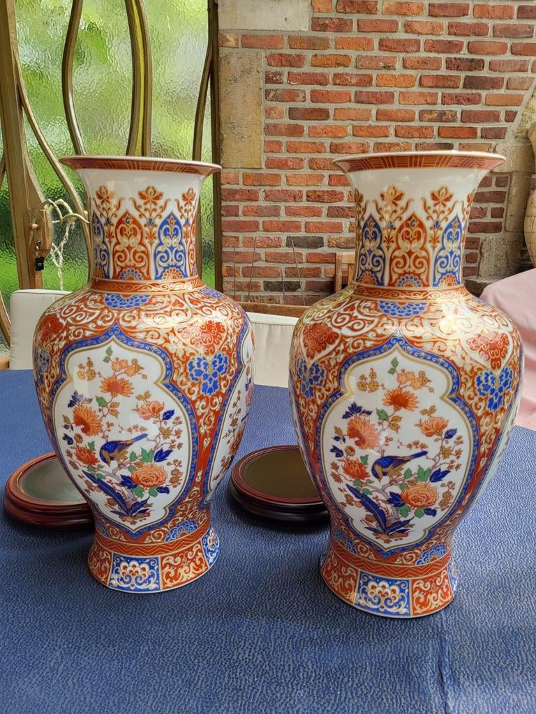 2 Kaiser vazen  met imari decor, Ophalen
