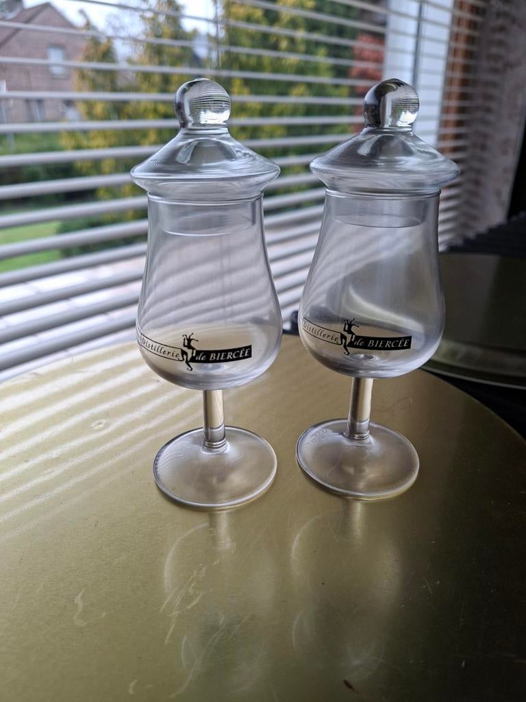2 schnapsglazen met deksel, Collections, Enlèvement