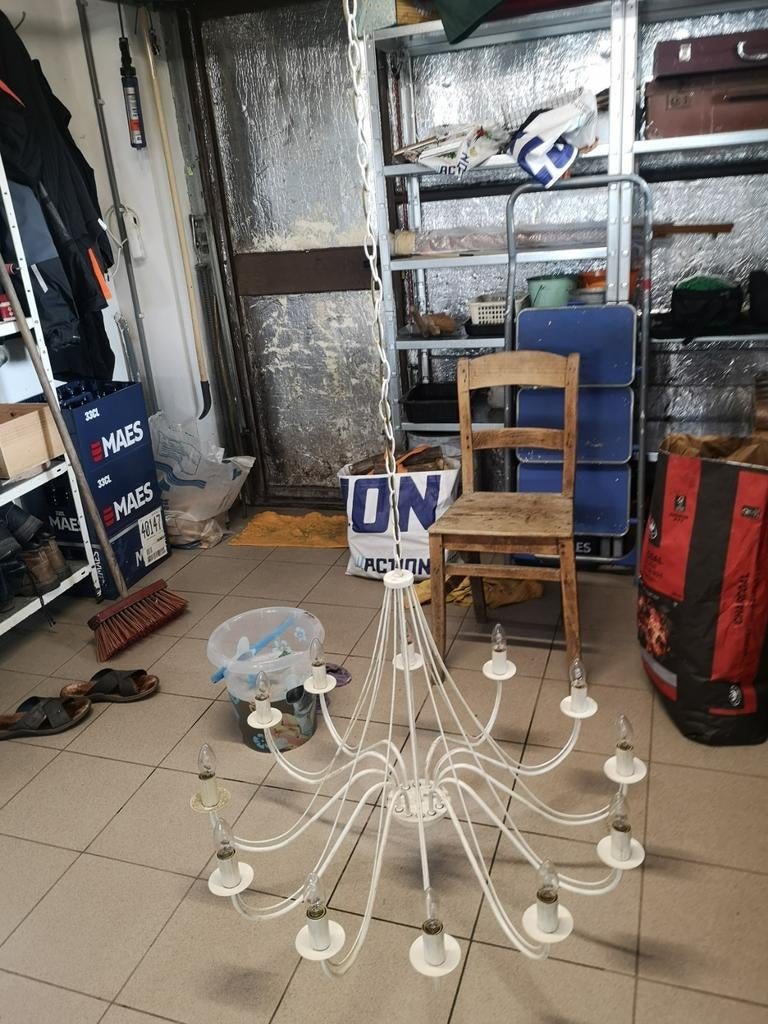 Lustre, Enlèvement, Utilisé
