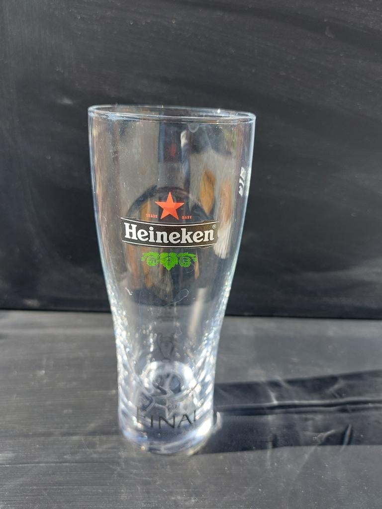 Heineken reçoit un verre de l'UEFA Champions League, Collections, Enlèvement ou Envoi, Comme neuf, Verre ou Verres, Heineken