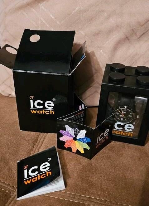Ice Watch façon brique lego, Collections, Collections Autre, Neuf, Enlèvement ou Envoi