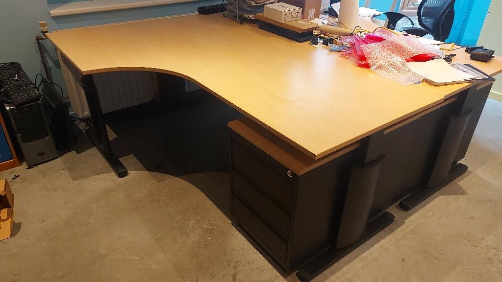 Bureau avec meuble pliable, Enlèvement, Réglable en hauteur, Utilisé