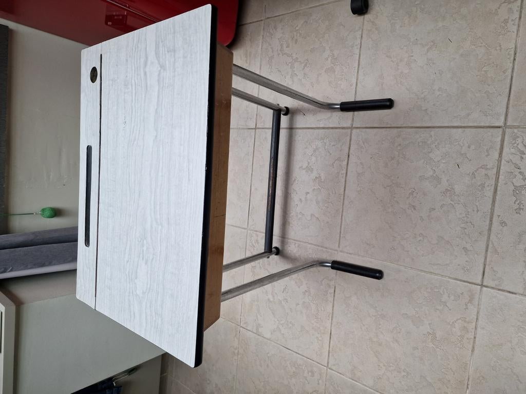 Oude lessenaar/ bureau, Enlèvement, Utilisé