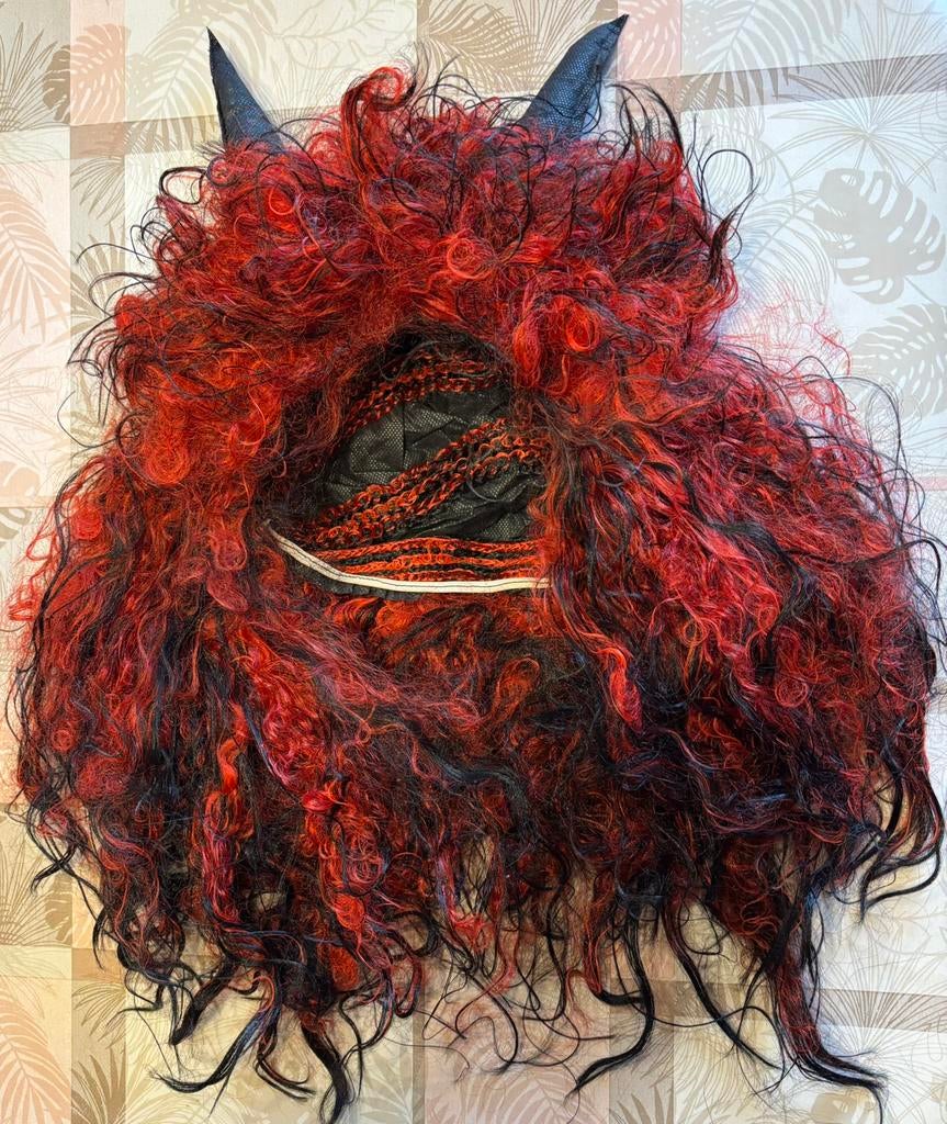 Helloween pruik met horens, Ophalen of Verzenden, Gedragen, Accessoires