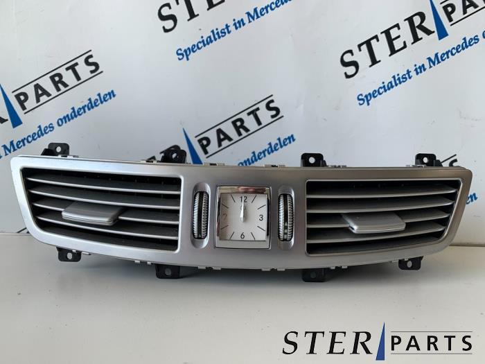 Grille aération tableau de bord d'un Mercedes S-Klasse, 3 mois de garantie, Utilisé, -, -