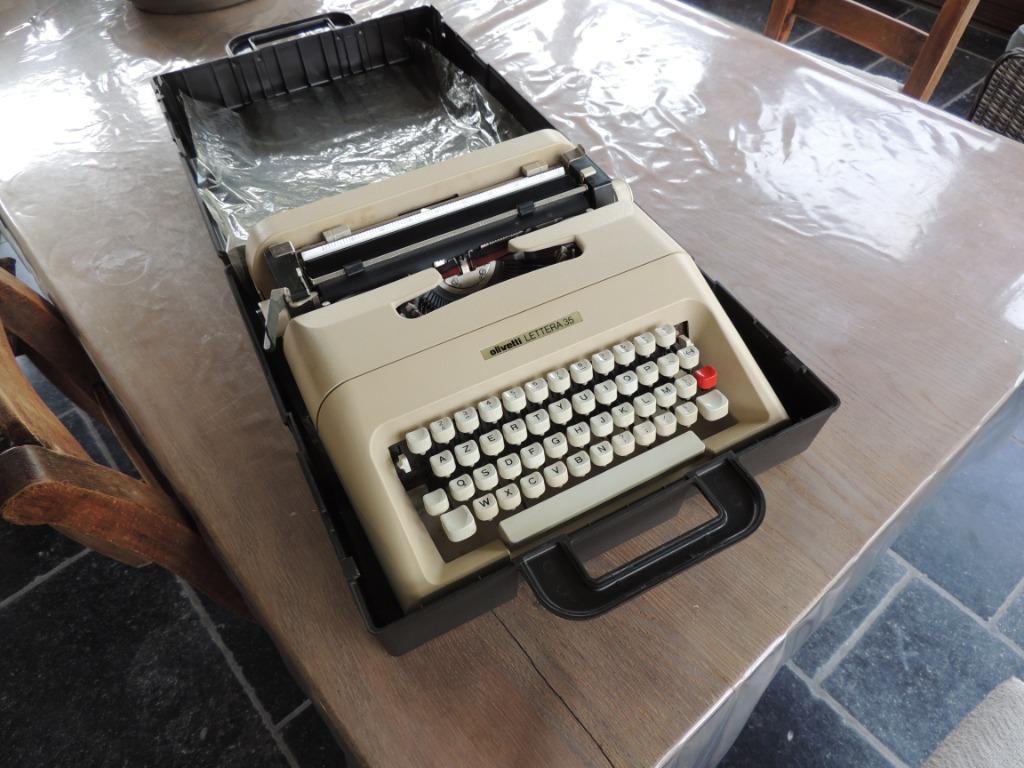 schrijfmachine/typemachine Olivetti Lettera 35, Verzamelen, Ophalen, Zo goed als nieuw