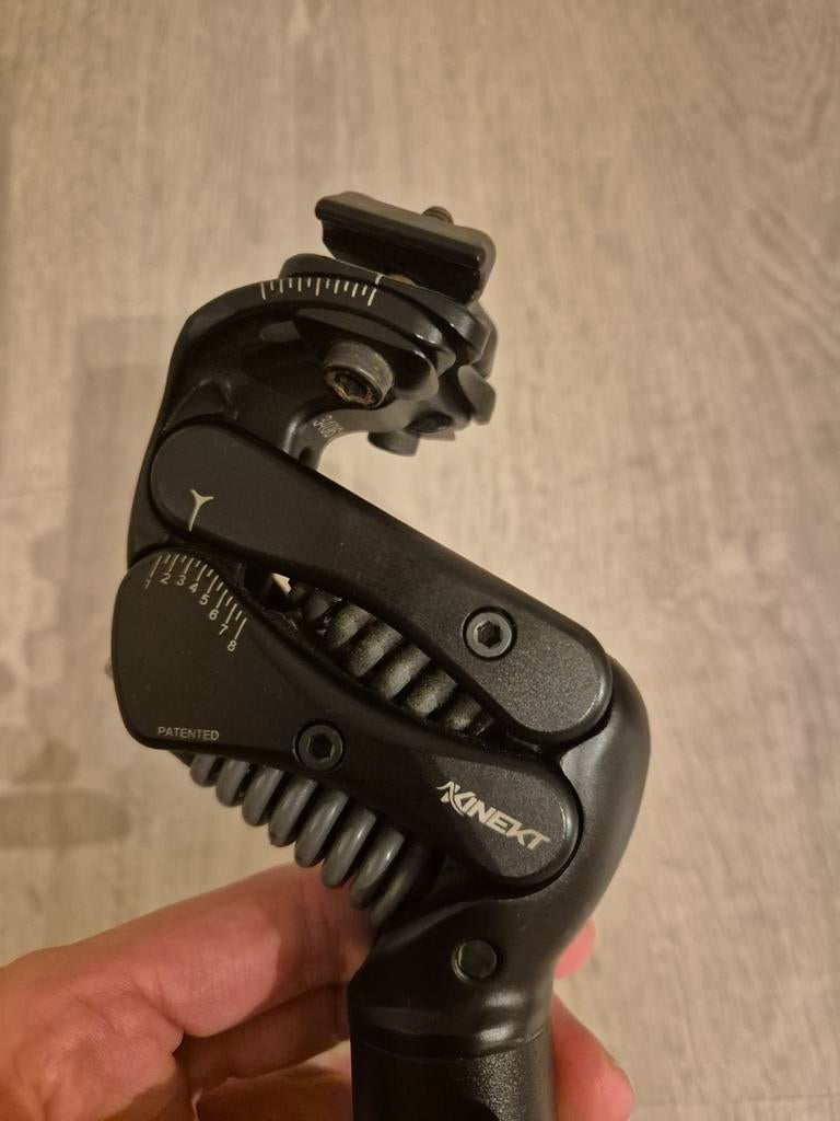 Kinekt verende zadelpen 31.6mm, Ophalen