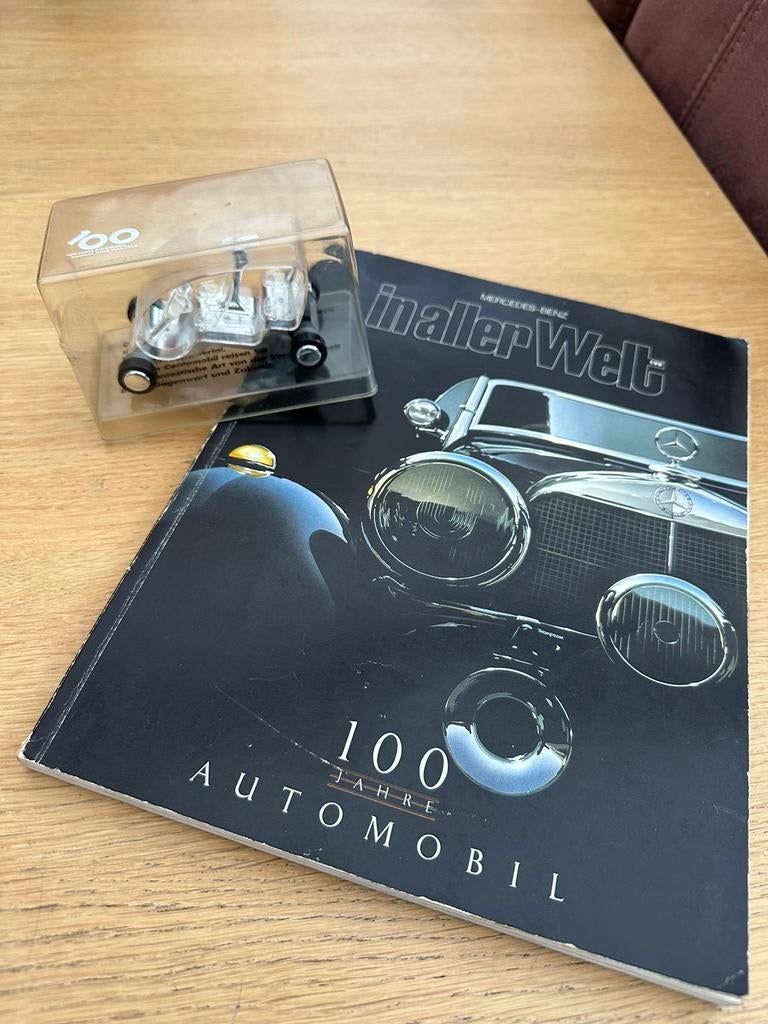 Voiture 100 Jarhe avec modèle de voiture, Livres, Autos | Livres, Utilisé, Mercedes, Enlèvement ou Envoi