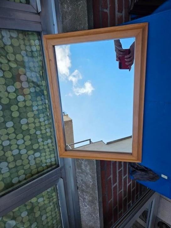 Miroir dans un cadre en chêne., Enlèvement ou Envoi
