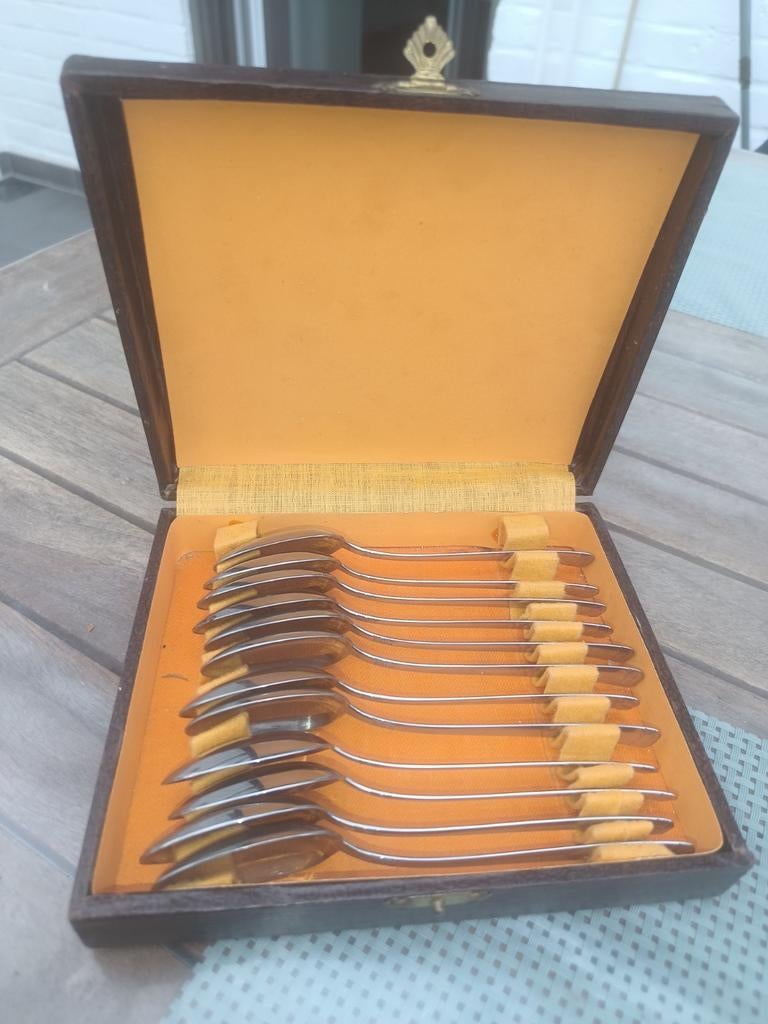 Ancienne boîte à couverts avec cuillères, Enlèvement ou Envoi