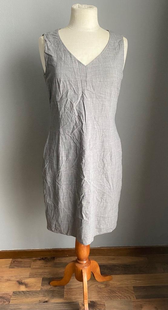 Grijze jurk Marc Cain maat L, Vêtements | Femmes, Robes, Comme neuf, Taille 42/44 (L), Gris, Sous le genou, Envoi