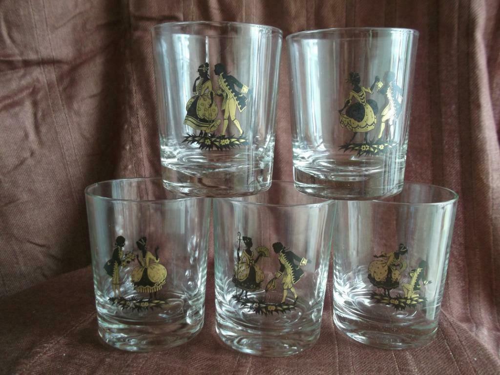 verres avec un couple dansant, Collections, Verres & Petits Verres, Comme neuf, Verres et Verres à shot, Enlèvement ou Envoi