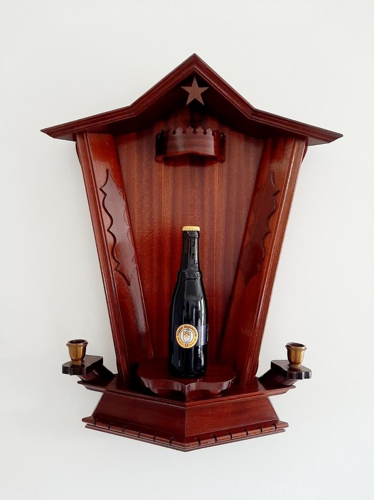 Houten kapel om binnenshuis aan de muur op te hangen, Ophalen