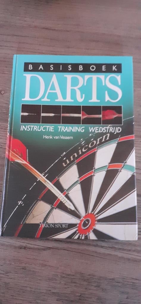 Basisboek darts  door Henk van Vessem, Boeken, Ophalen of Verzenden, Zo goed als nieuw, Zie beschrijving, Overige sporten