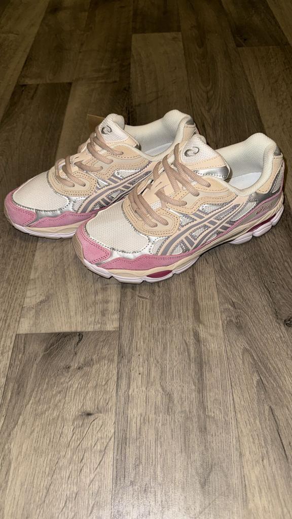 Chaussures Asics Gel Rose, Enlèvement, Comme neuf, Asics