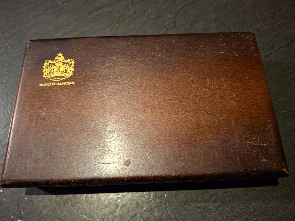 Vintage houten  sigarenkist karel I (19....), Ophalen