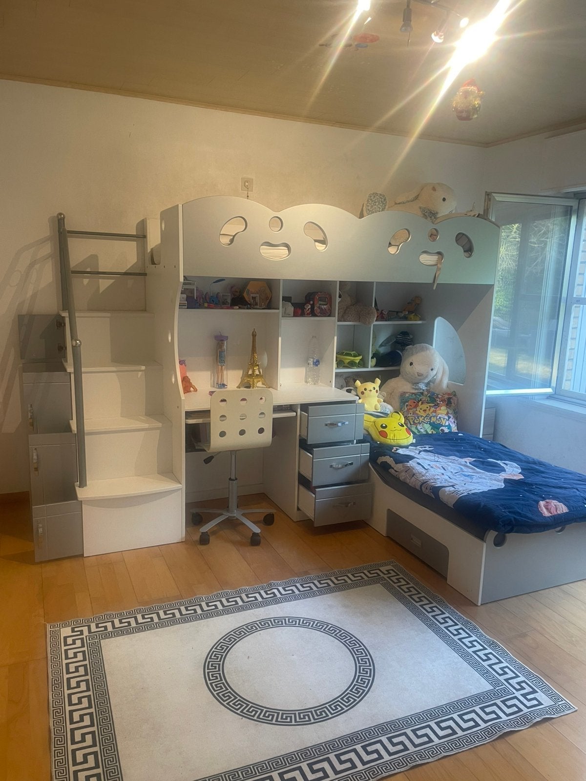 Kinderbed voor 2 kindjes met matras + bureaustoel, Kinderen en Baby's, Kinderkamer | Bedden, Ophalen, Gebruikt