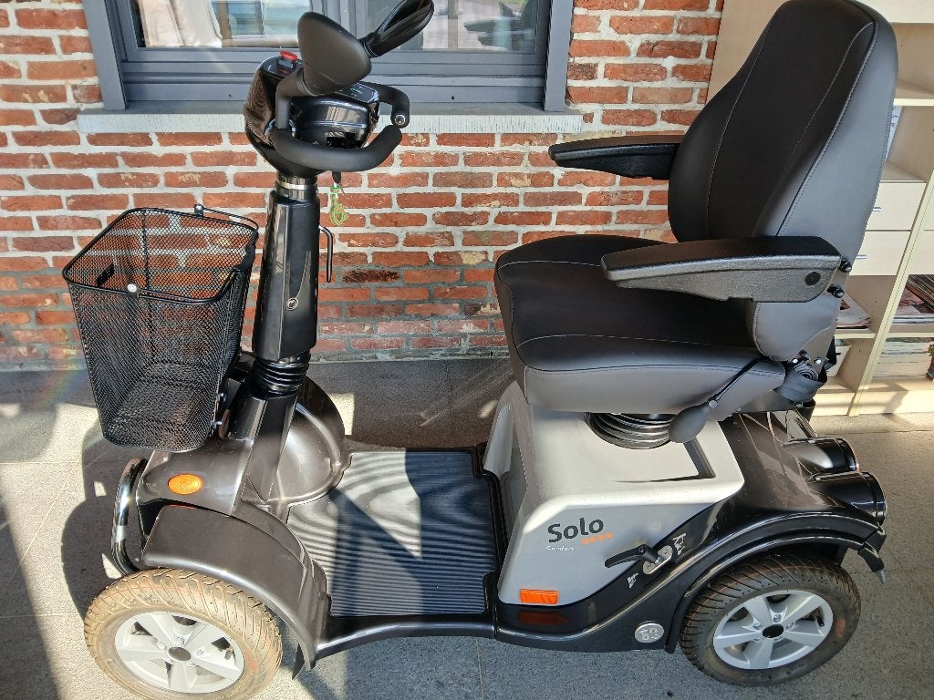 Solo scootmobiel(zo goed als nieuw, vier km), Diversen, Ophalen, Zo goed als nieuw, 46 km of meer, 16 km/u of meer