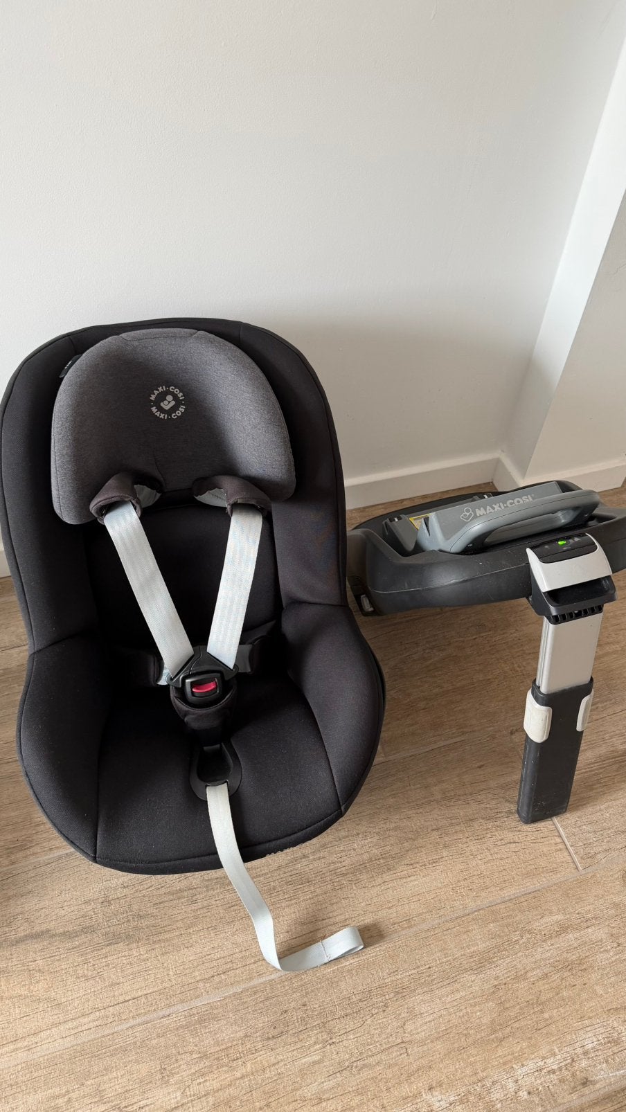Maxi Cosi Pearl + FamilyFix, Kinderen en Baby's, Ophalen, Verstelbare rugleuning, 9 t/m 18 kg, Zo goed als nieuw