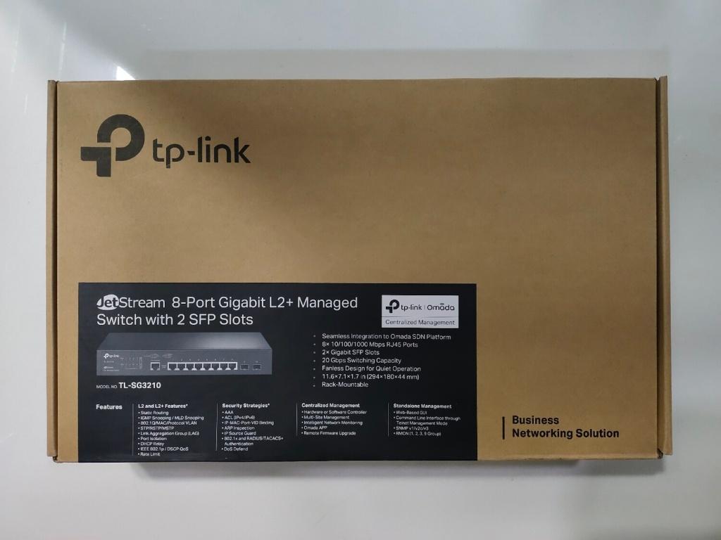 Switch TP-Link 8 ports rackable manageable PoE + 2 SFP, Computers en Software, Ophalen of Verzenden, Gebruikt