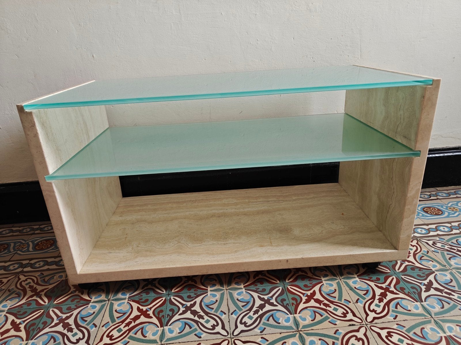 Petit meuble design en vrai travertin, Enlèvement
