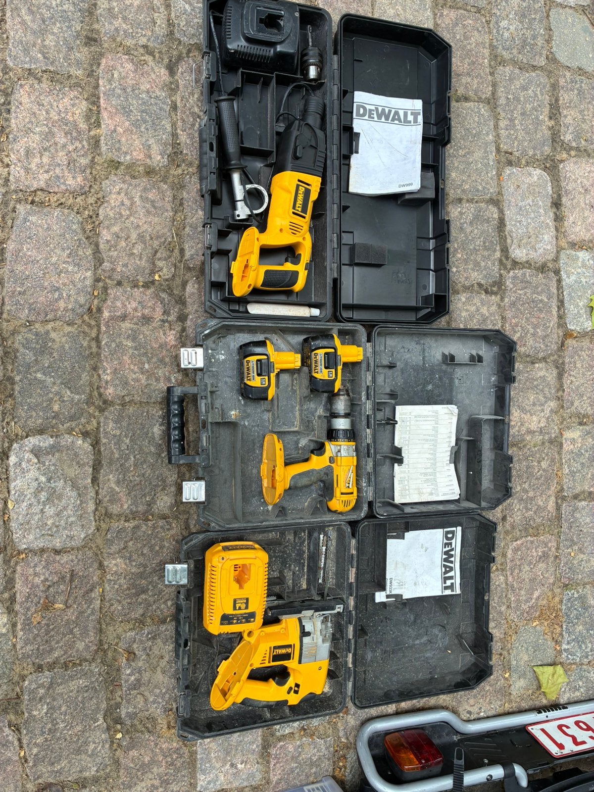 Lot van 3 Dewalt machines met 2 batterijen en opladers, Ophalen, Zo goed als nieuw