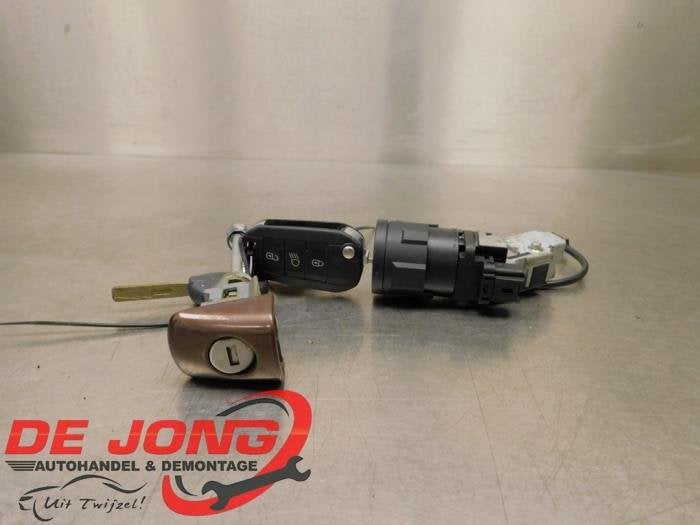 Serrure de contact + clé d'un Peugeot 2008, -, 3 mois de garantie, Utilisé, -