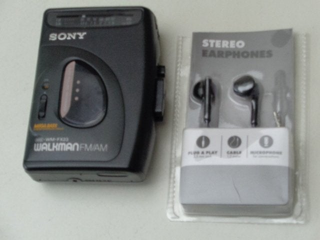 Walkman stéréo - Radio SONY modèle WM - FX23, Enlèvement ou Envoi, Walkman ou Baladeur