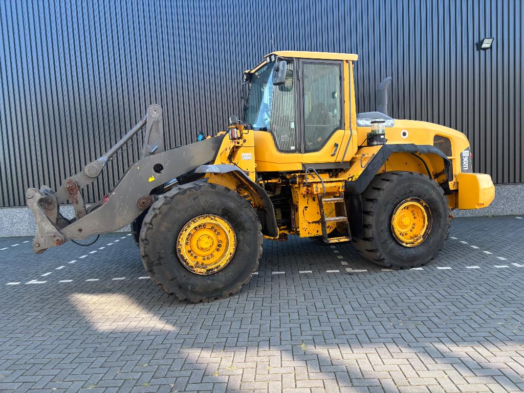 Volvo L120G, Ophalen
