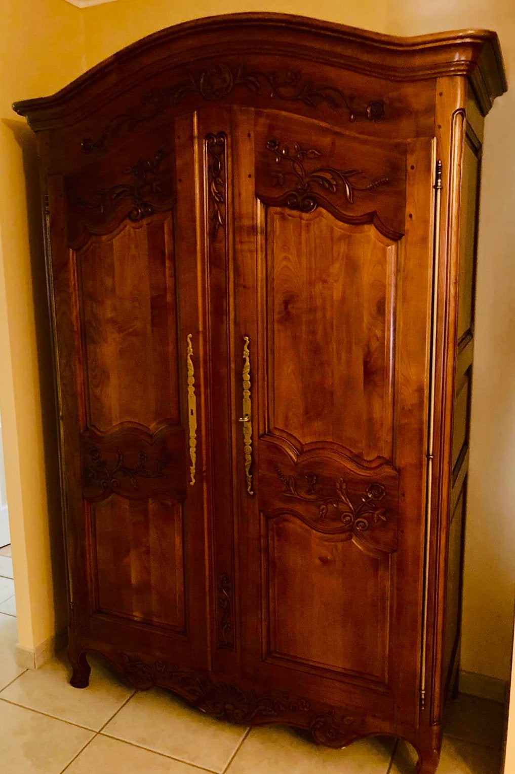 Louis XV/Provençaalse kledingkast, Ophalen