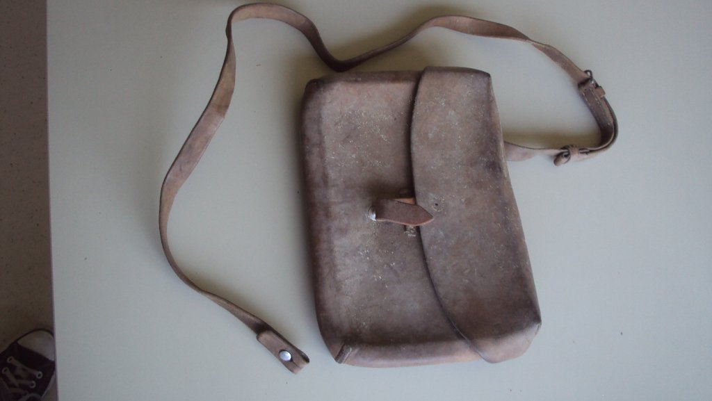 WW2  ? oude lederen tas, Verzamelen, Militaria | Tweede Wereldoorlog, Ophalen of Verzenden