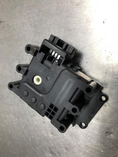 ACTIONNEUR MOTEUR VOLET CHAUFFAGE Mazda CX-5 (KE,GH), Utilisé, Mazda