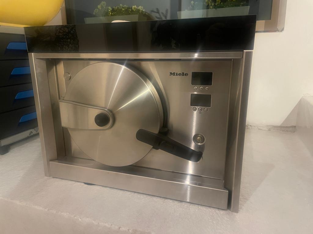 Miele hogedruk stoomoven, Ophalen, Zo goed als nieuw