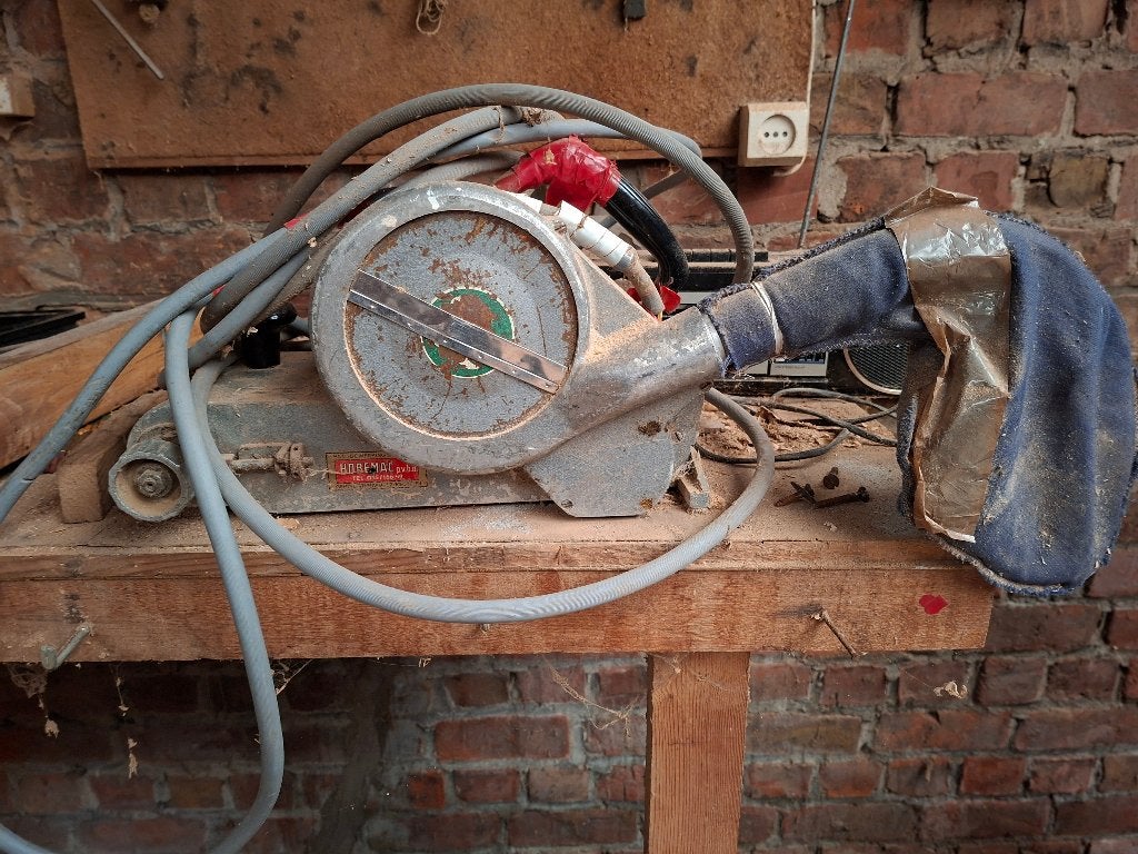 BANDSCHUURMACHINE, Doe-het-zelf en Bouw, Ophalen, Gebruikt, IJzer