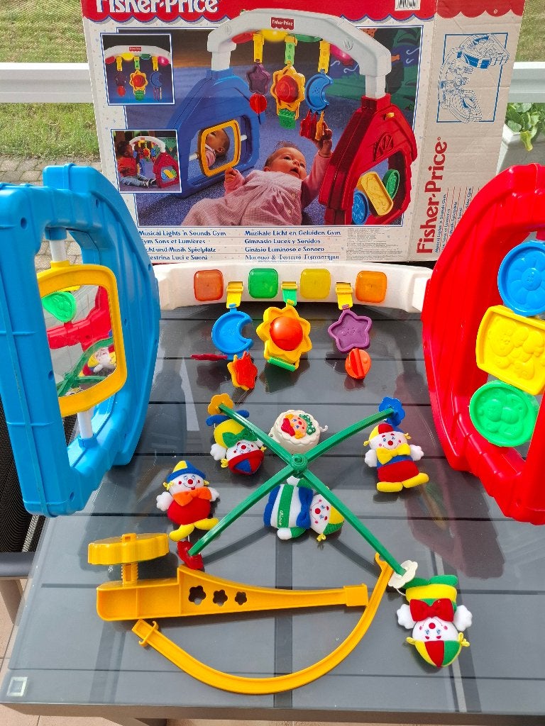 Babyspeelgoed – Fisher-Price Gym & Chicco Mobiel, Enlèvement, Utilisé, Baby Gym, Avec lumière