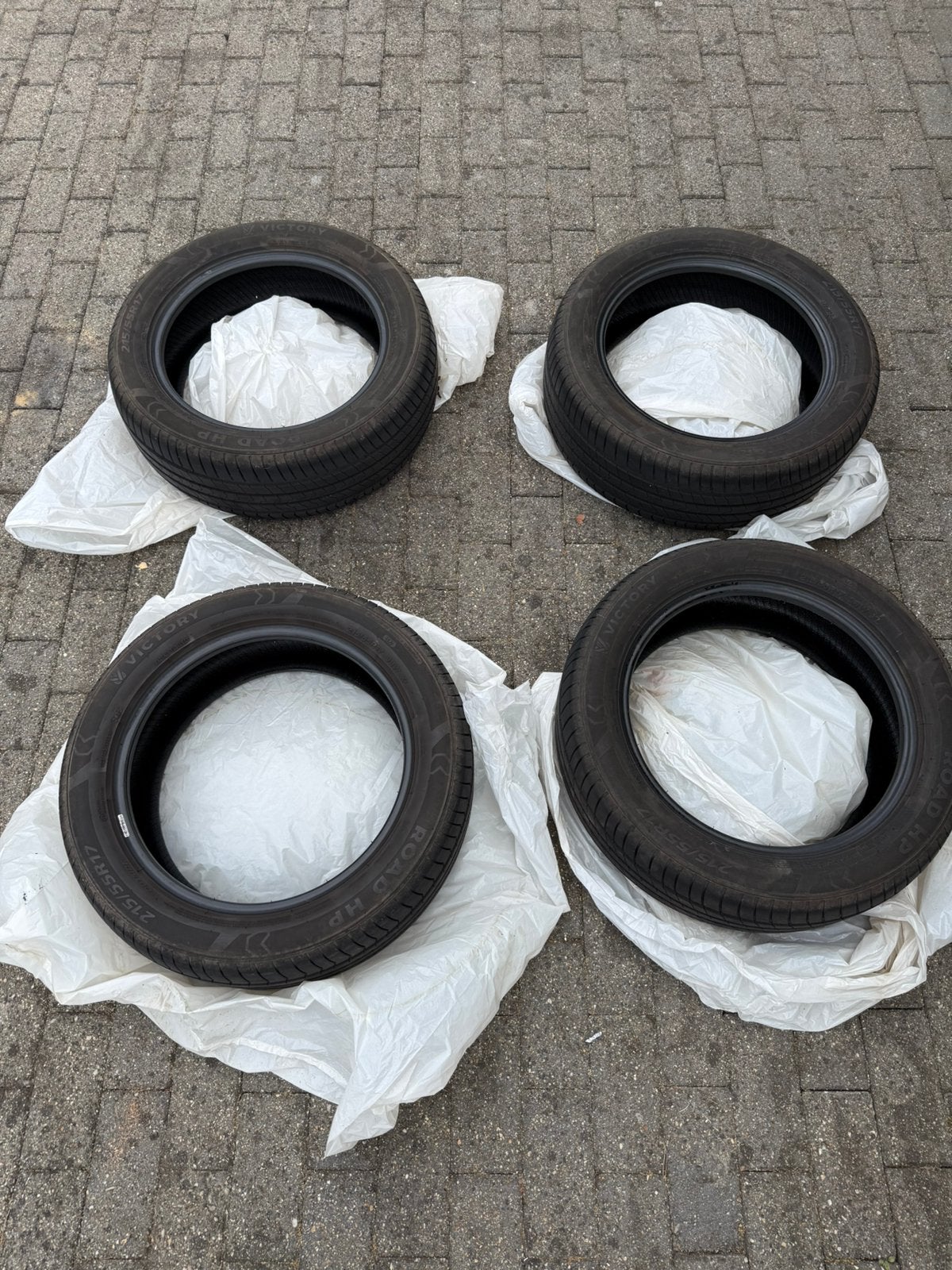 215/55/17 victory zomerbanden 6mm profieldiepte, Ophalen, Zo goed als nieuw
