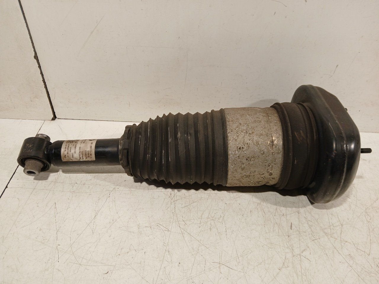Schokbreker rechts achter BMW 5 serie, Onderdelen@venauto.nl, Van der Ven Autorecycling B.V., Gebruikt, Ettenseweg 76, 4706 PB Roosendaal, The Netherlands