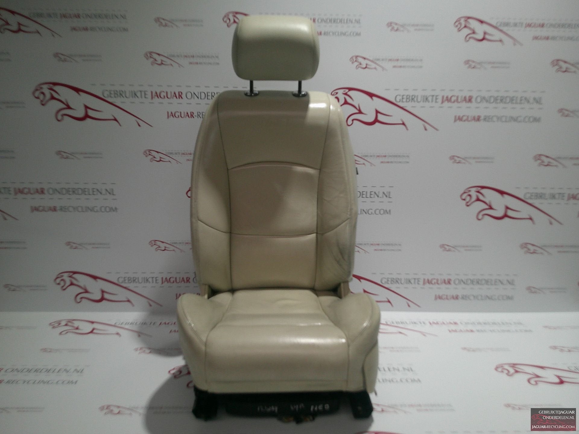 Stoel links Jaguar X350 crème  (NED) XJR stoel met R logo, -, Origine de la pièce connue, Utilisé, Jaguar