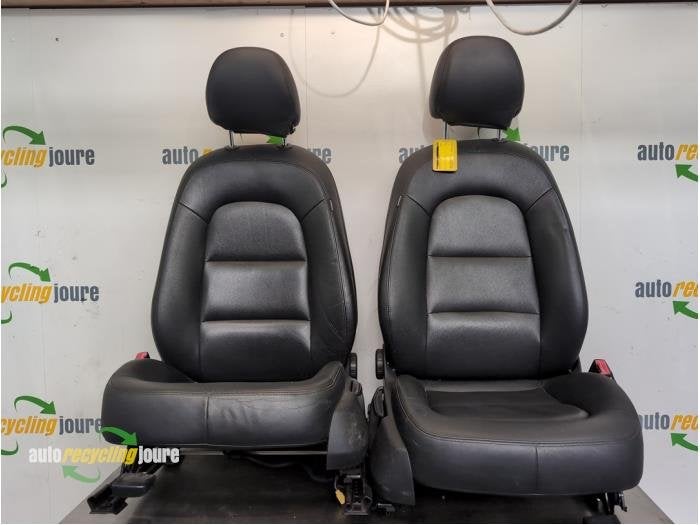 Kit revêtement (complet) d'un Audi A4, -, -, 3 mois de garantie, Audi