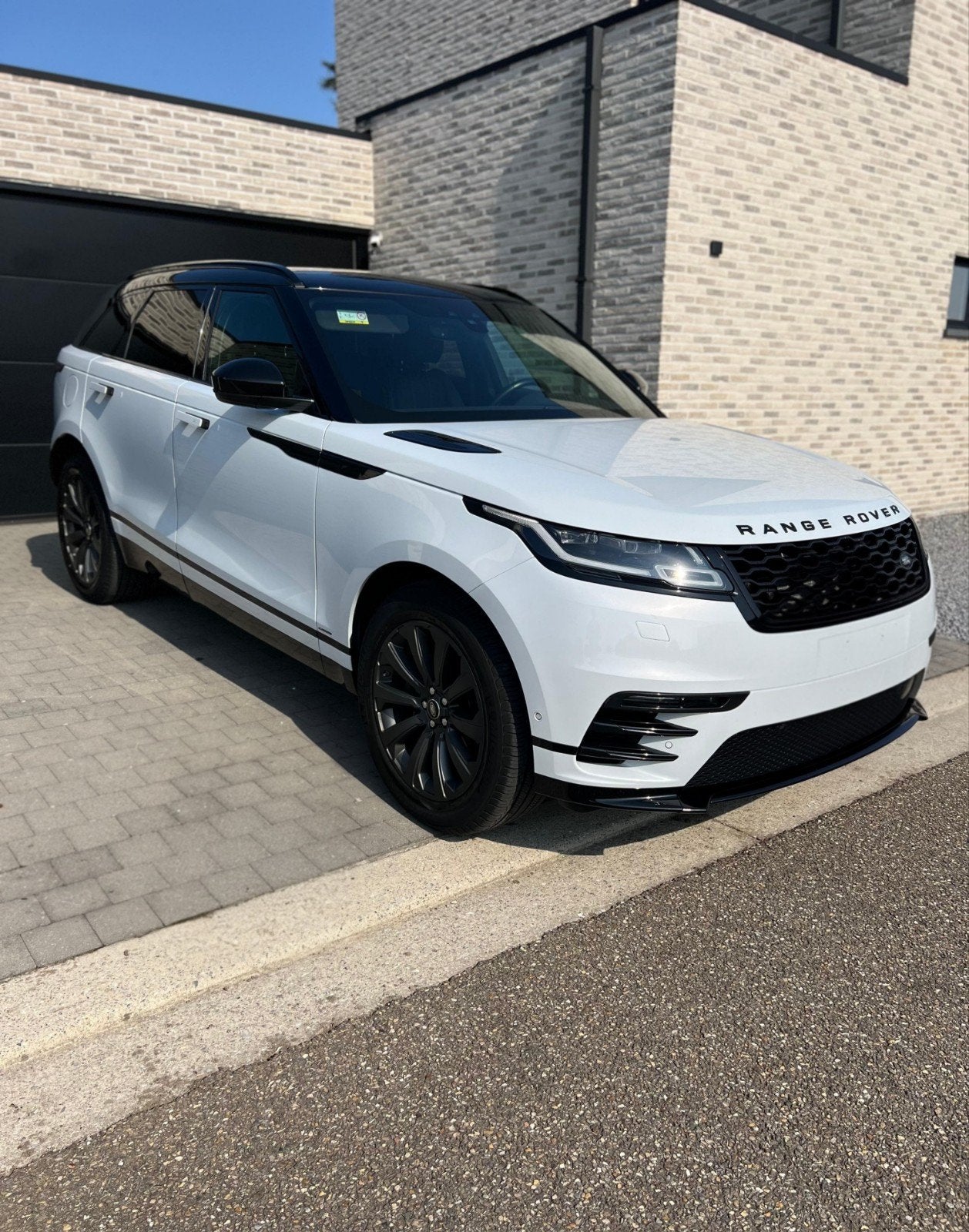 Stijlvolle Range Rover Velar 2.0D R-DYNAMIC, Automaat, 4 cilinders, Verblindingsvrij grootlicht, Range Rover Velar