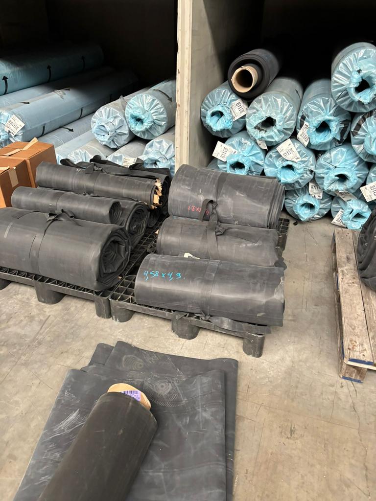 Verschillende afmetingen epdm stukken, Neuf, Membrane goudronnée, Synthétique, Enlèvement