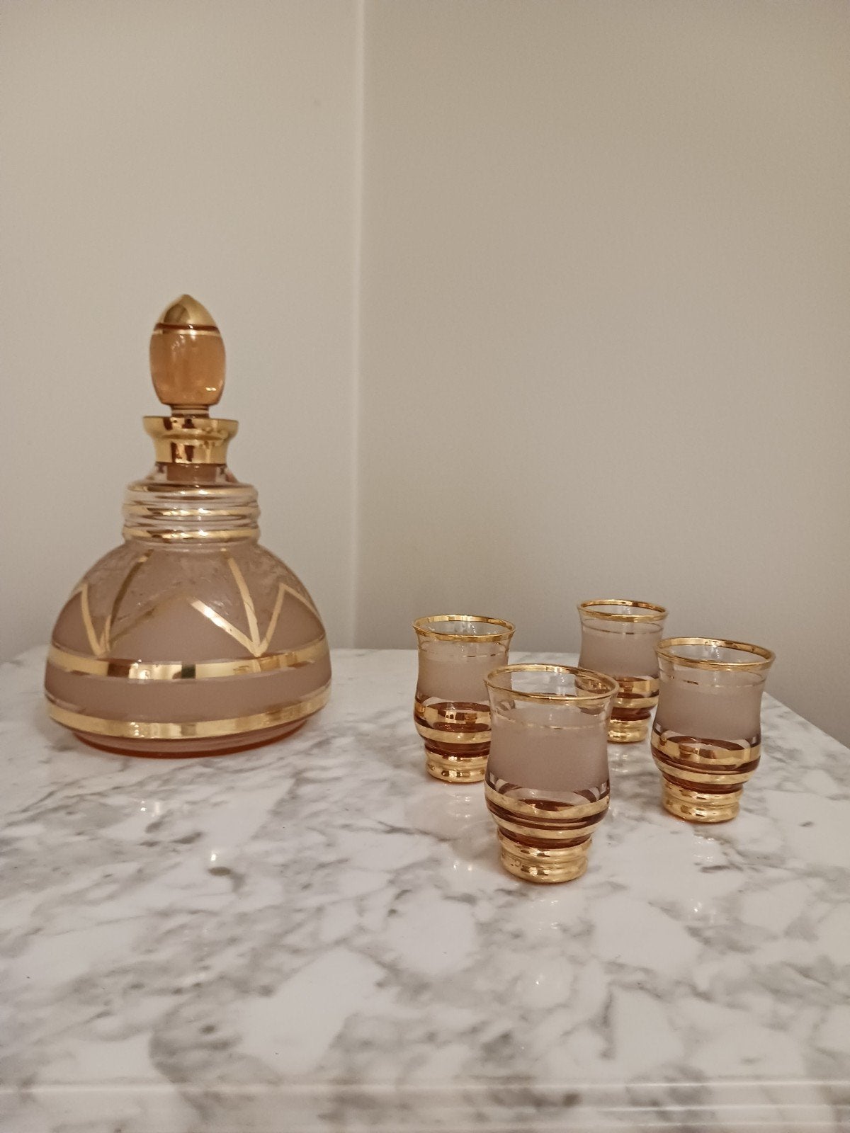 Likeurset, karaf met glaasjes, Enlèvement