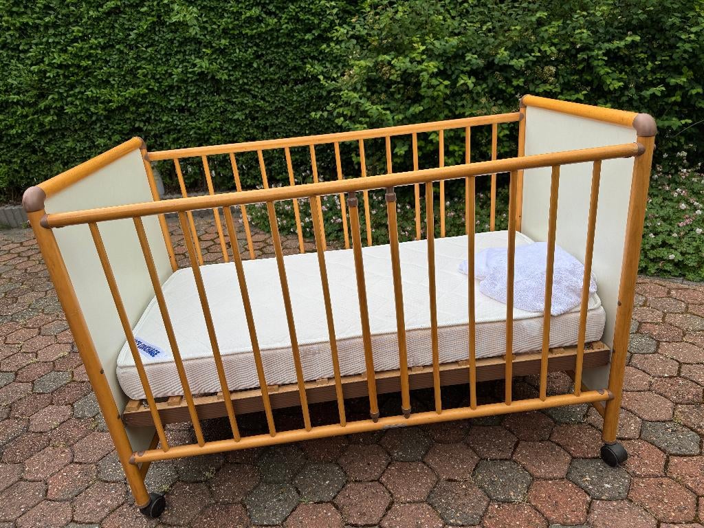 kinderbedje met matras, Kinderen en Baby's, Gebruikt, Minder dan 140 cm, Minder dan 70 cm, Ophalen