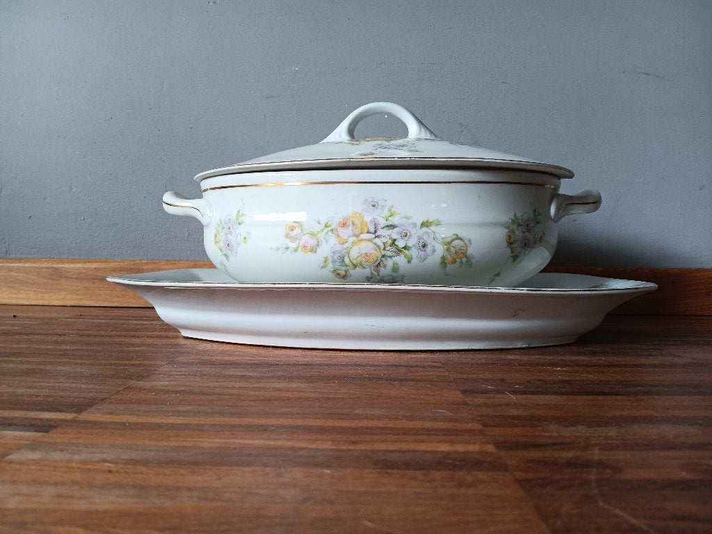 Porseleinen soeperterrine met schotel, Antiek en Kunst, Antiek | Porselein, Ophalen of Verzenden