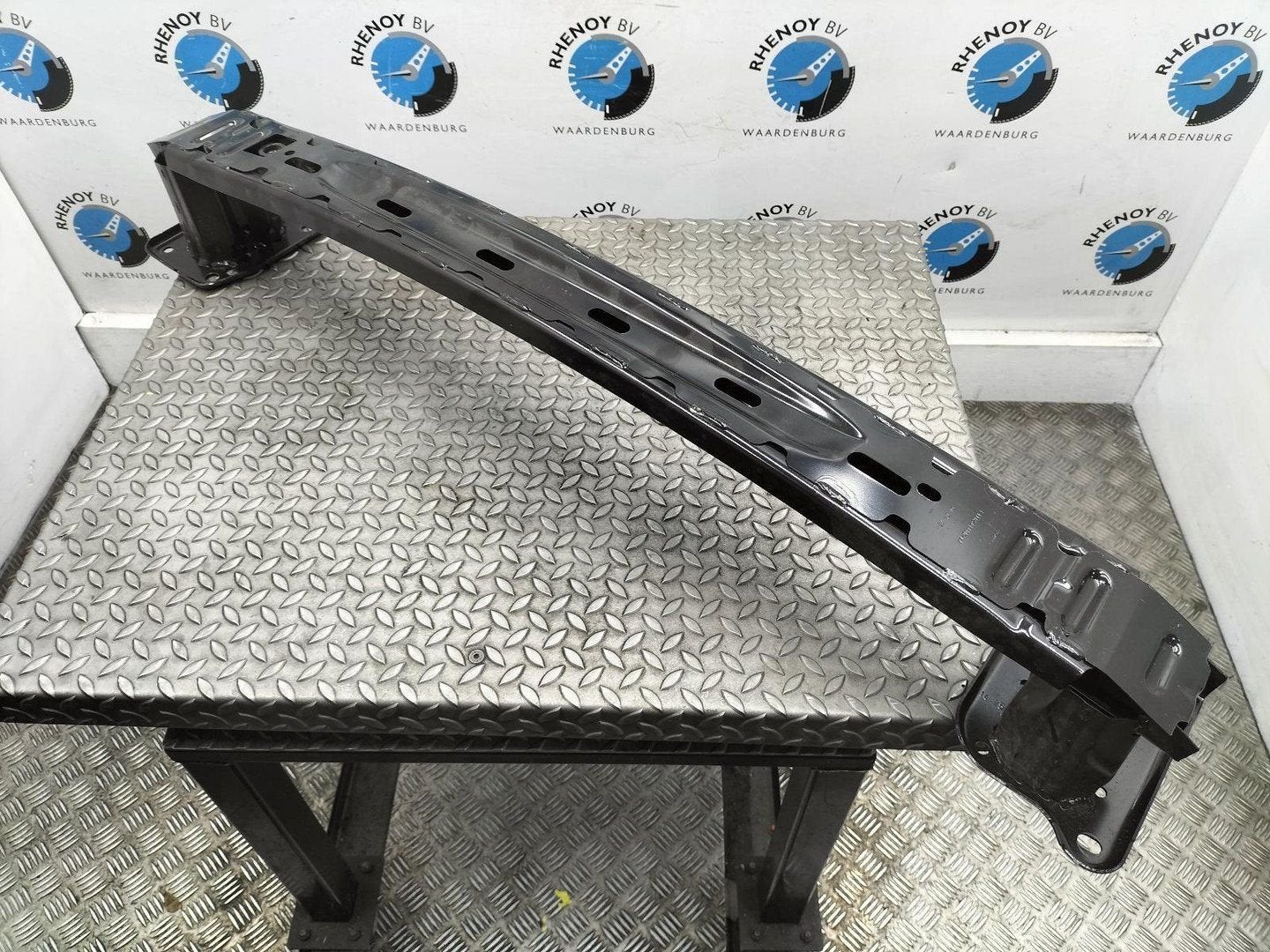FORD PUMA Titanium BUMPERBALK ACHTER L1TBS41400AA 2025, Arrière, ARN reconnu, Utilisé, Enlèvement ou Envoi