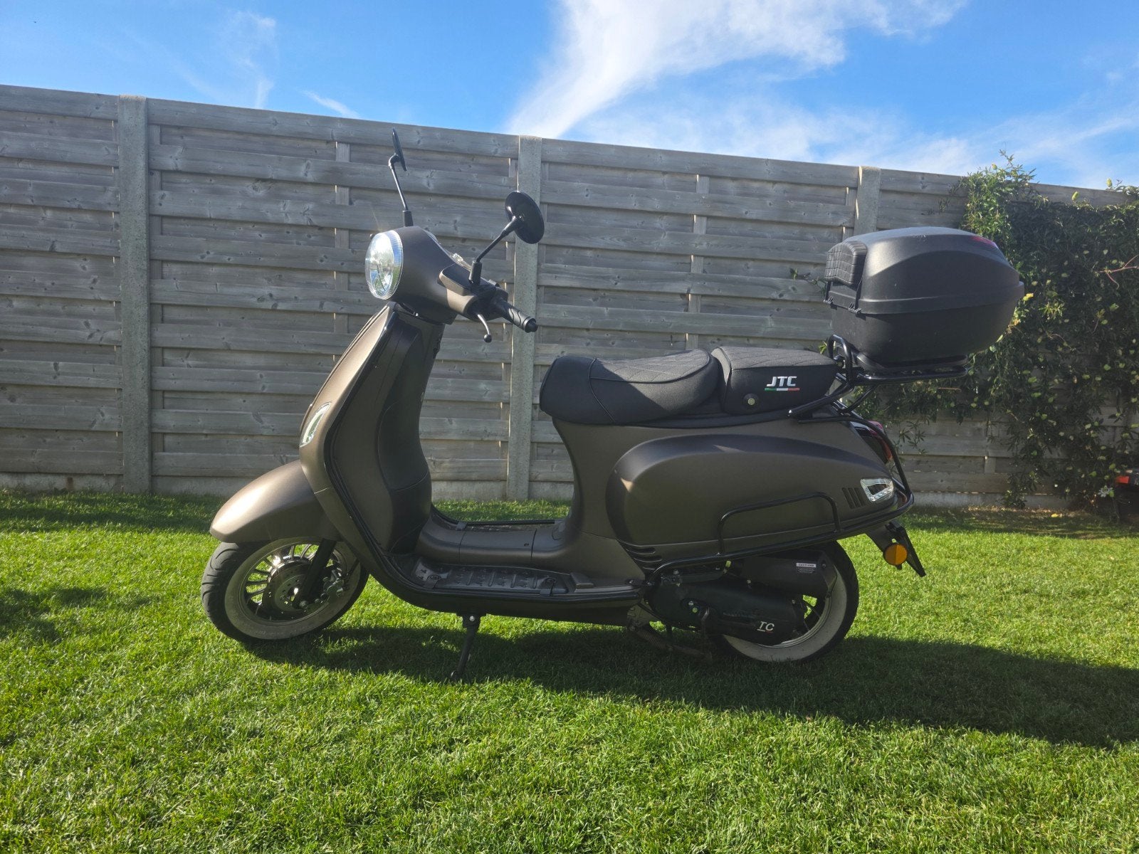 Jtc tivoli Nieuwstaat ! B classe ., Ophalen, Nieuw, Benzine, Vespa