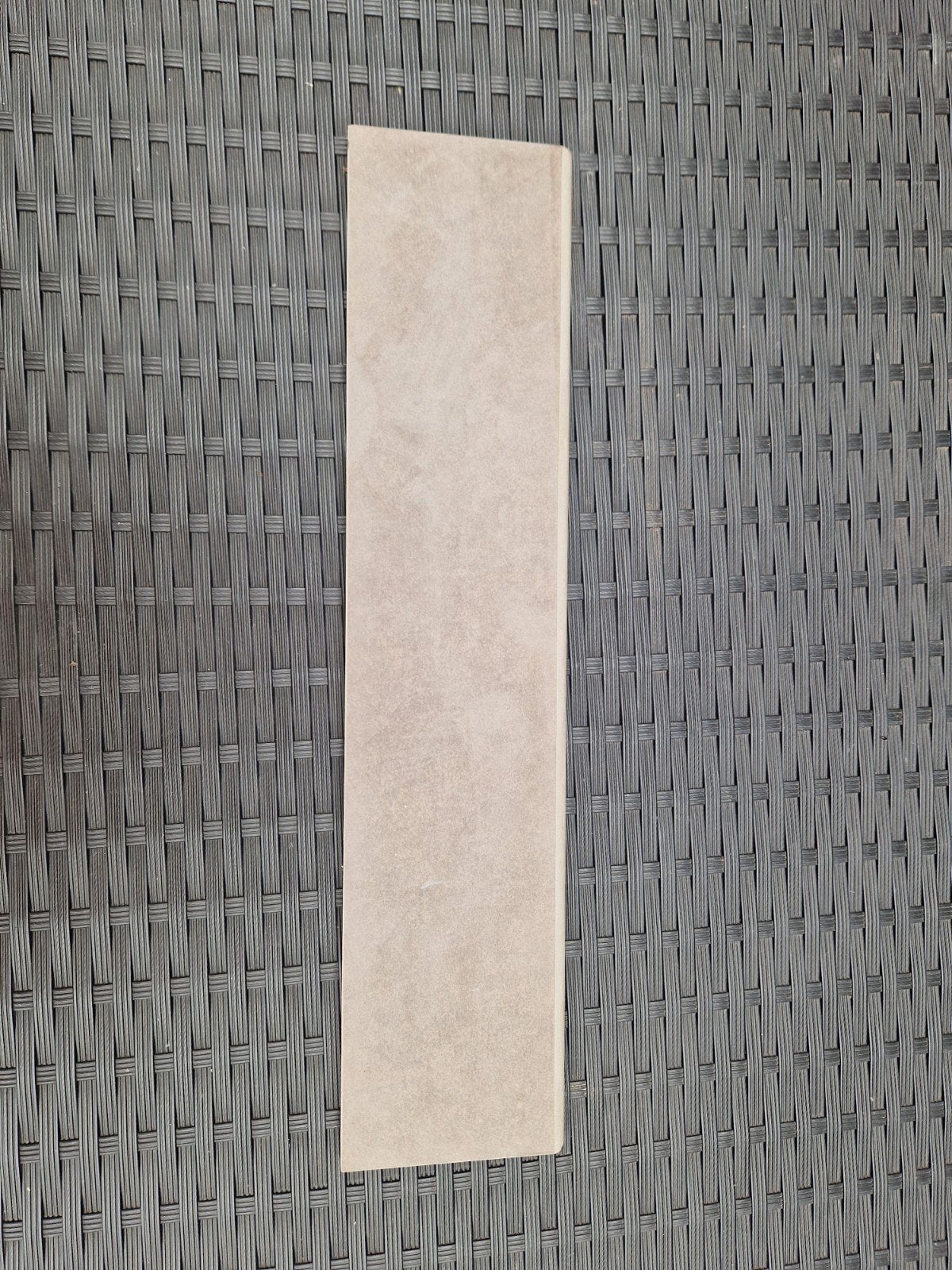 Grijze plinten, Doe-het-zelf en Bouw, Ophalen, Overige materialen, Zo goed als nieuw, Minder dan 100 cm