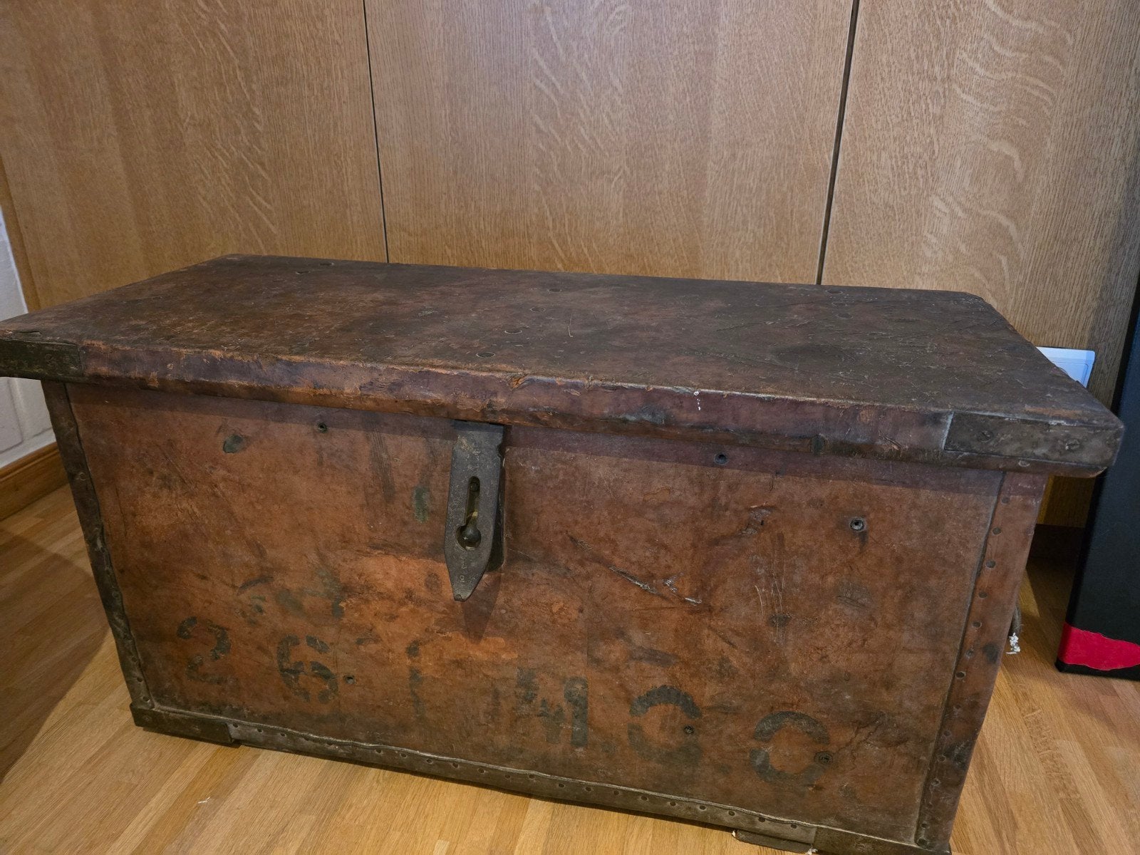 oude militaire kist, Ophalen